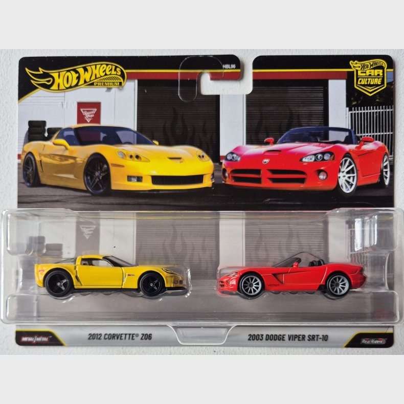 Hot Wheels - 2-pack, 2012 Chevrolet Corvette Z06 &amp; 2003 Dodge Viper STR-10