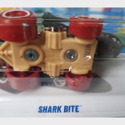 Hot Wheels - Shark Bite [Treasure Hunt]