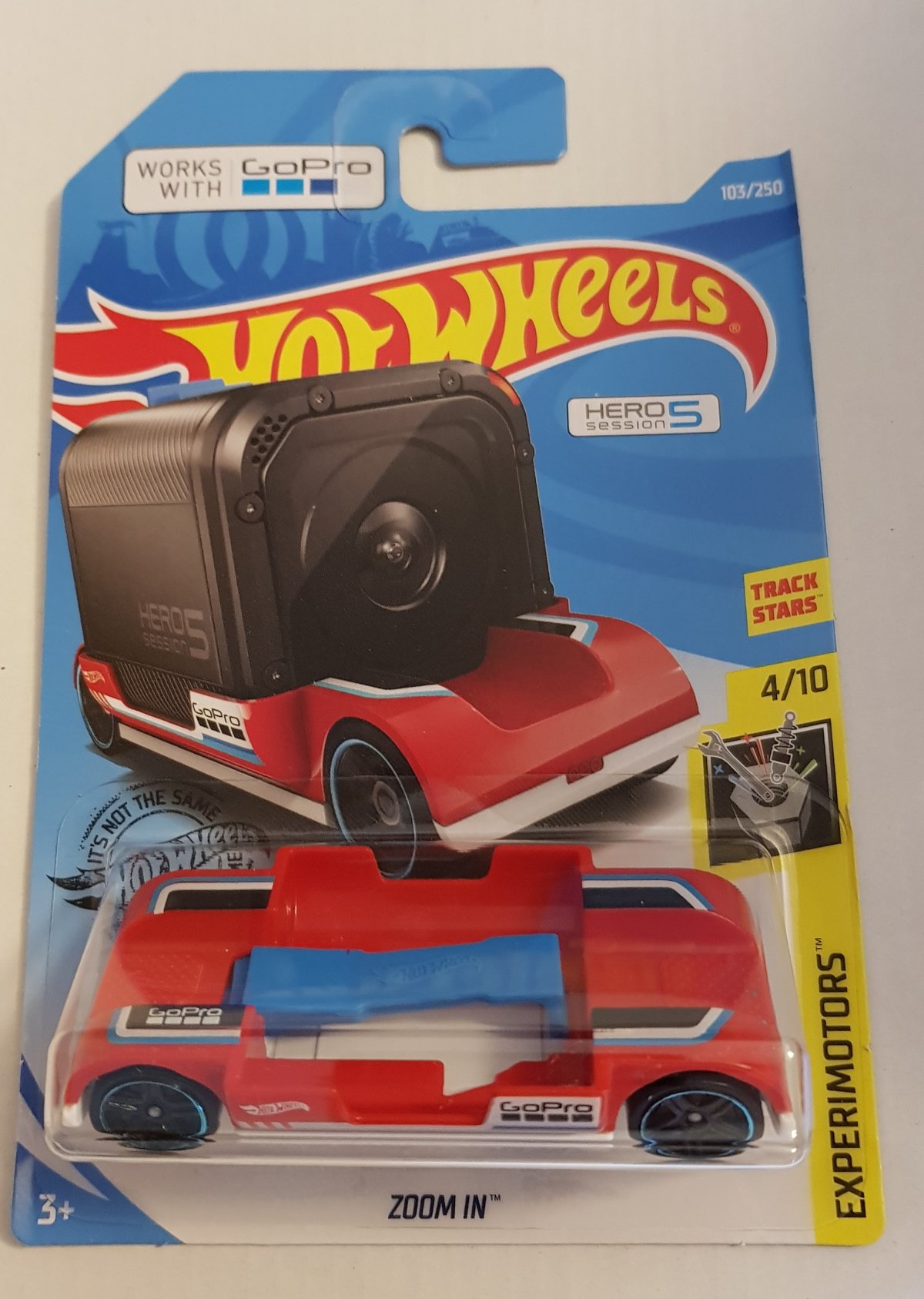 Hot Wheels Zoom In