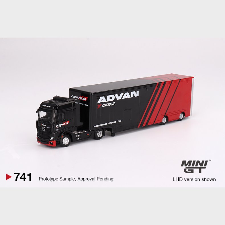 Mini GT - Mercedes-Benz Actros Racing Transporter