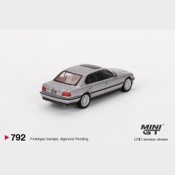 Mini GT - 2000 BMW E38 750 IL [Pre-order]