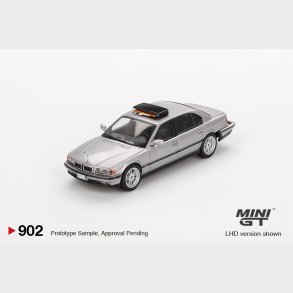 Mini GT - 1997 BMW 750 IL (JPN) [Pre-order]