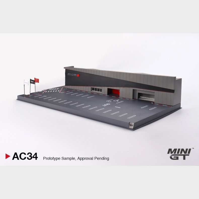 Mini GT - Nissan Diorama Motorsport