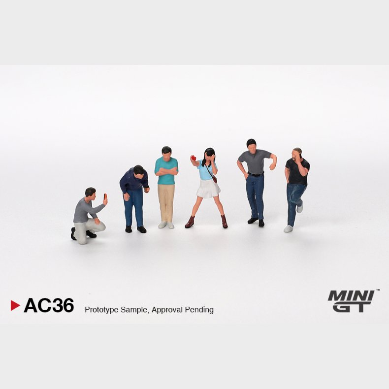 Mini GT - Car Enthusiasts Figures