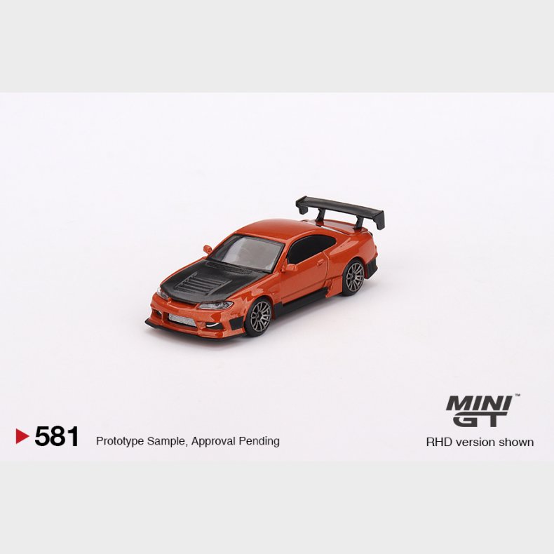 Mini GT - Nissan Silvia (S15) D-Max